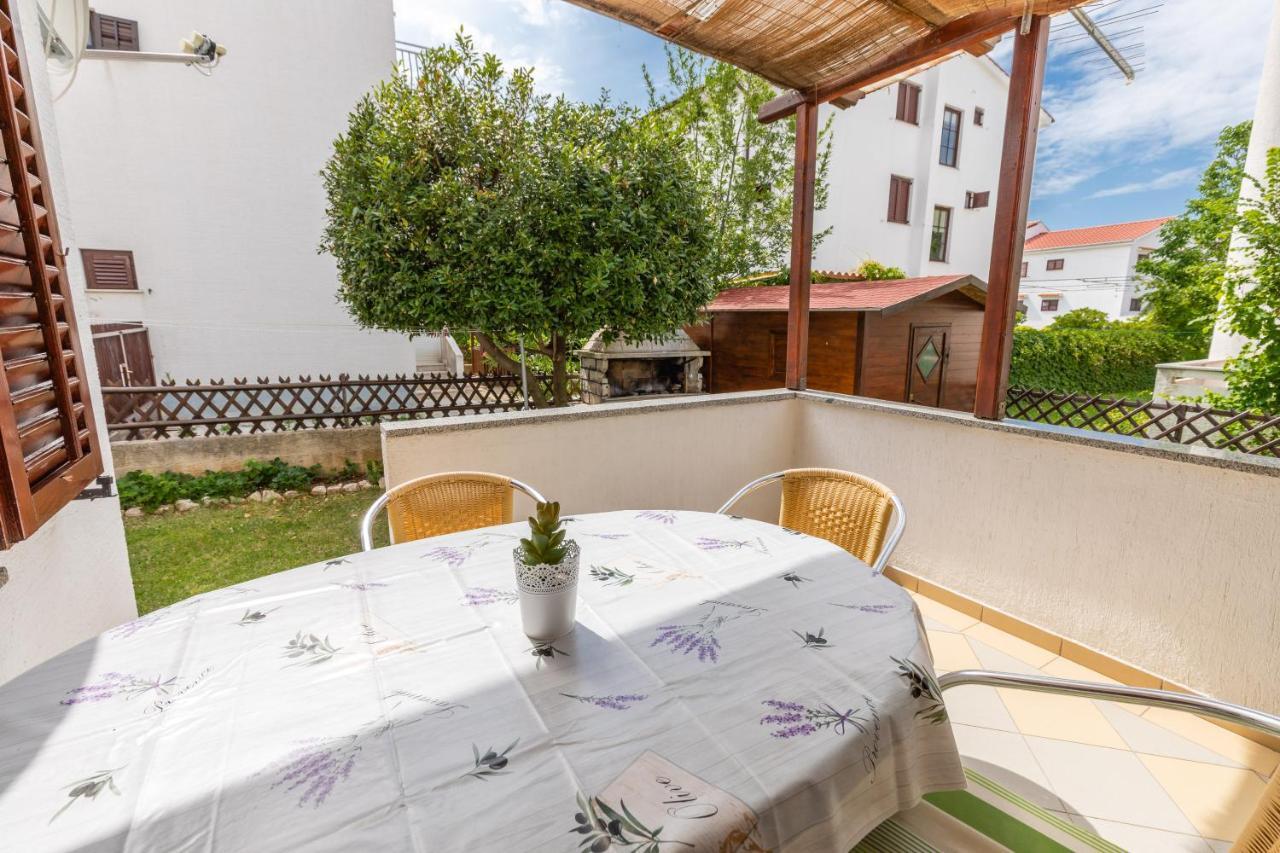 Apartman Lana Baška Exteriör bild