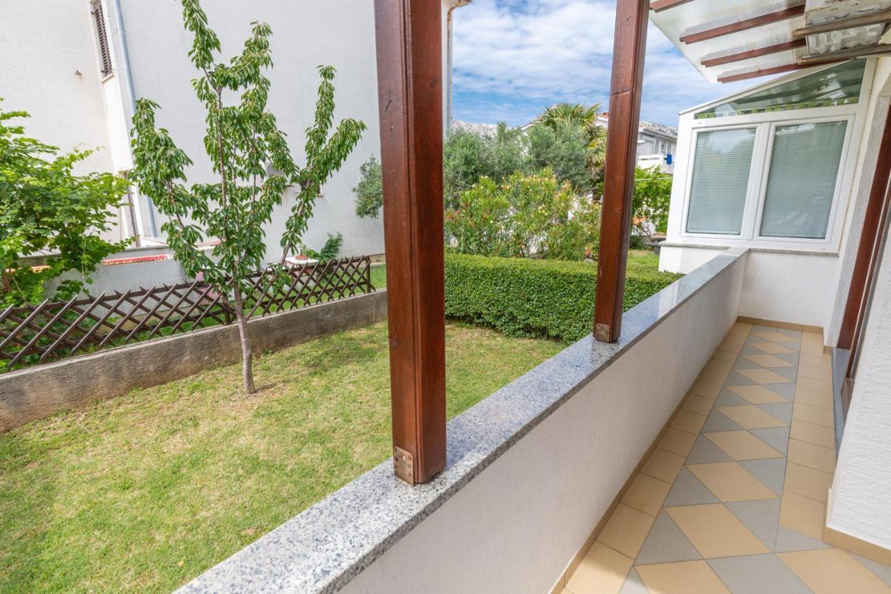 Apartman Lana Baška Exteriör bild